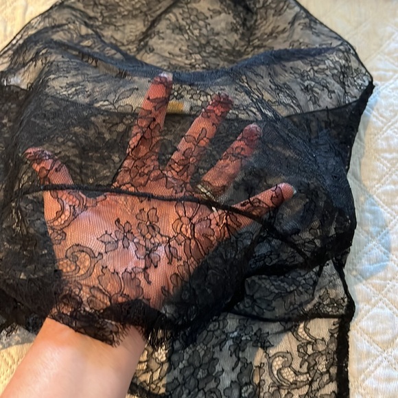 Valentino vintage Authentic, lace lined with second layer of lace. Gorgeous - Picture 6 of 12